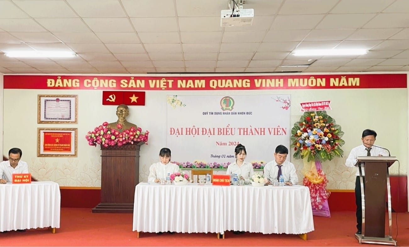 Ông Trần Văn Hùng phát biểu tại Đại hội.